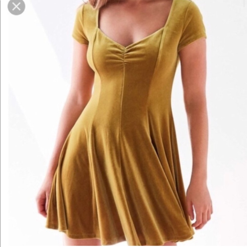 Urban Outfitters NWOT Kimchi Blue Velour Mustard Cap Sleeve Dress